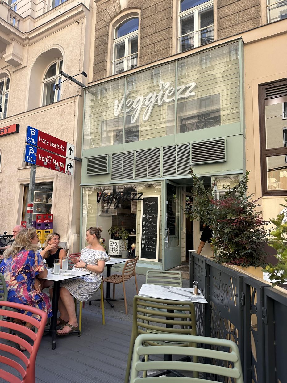 A Vegan Oasis in Vienna: Discovering Veggiezz